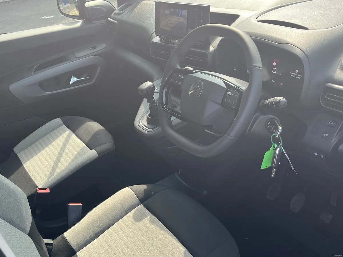 New Citroen Berlingo SWB, 4 Seater, WAV - Image 5