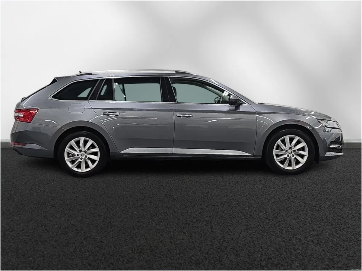 Skoda SUPERB Diesel Estate SE Technology - Image 3