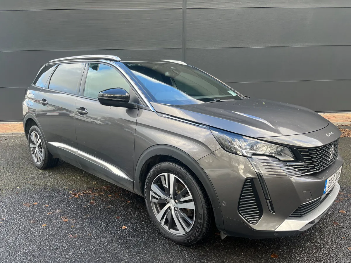Peugeot 5008 2023 - Image 1