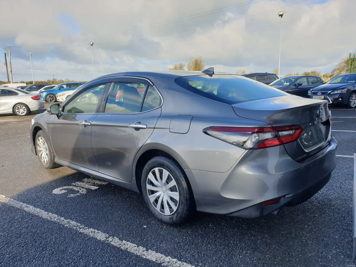 TOYOTA CAMRY 2.5 HYBRID EXECUTIVE - Image 4