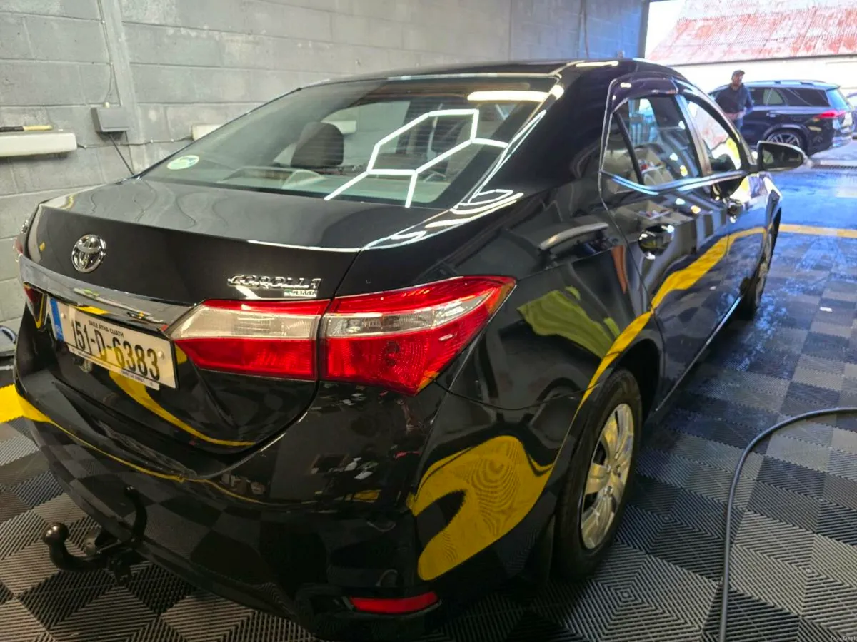 Toyota corolla - Image 4