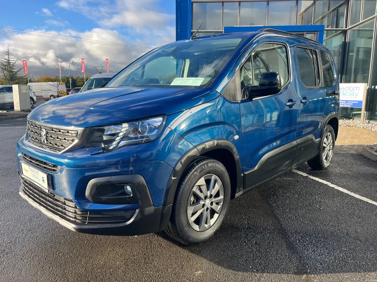 Peugeot Rifter Wheelchair Accessible 2024 - Image 3