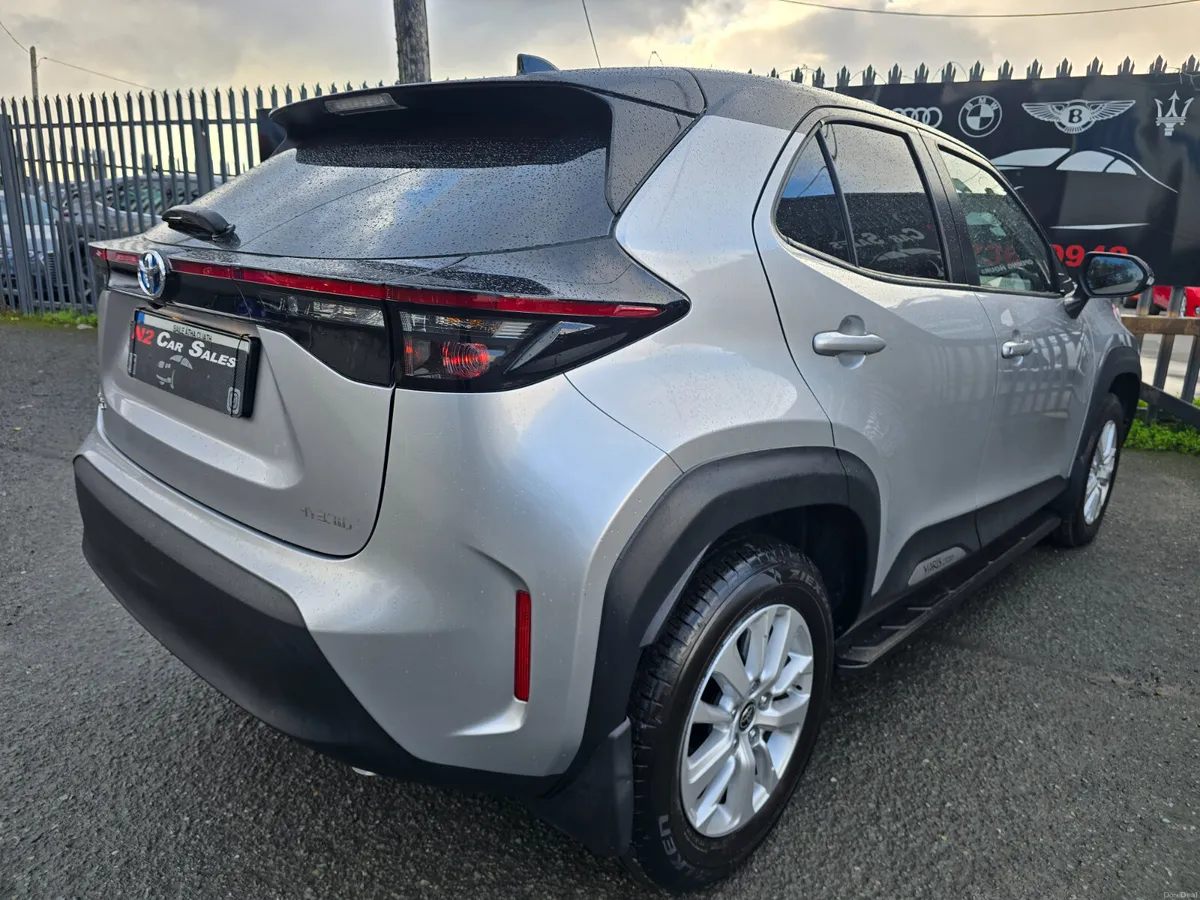 231 Toyota Yaris Cross Hybrid Auto, ONLY 9k KM - Image 4