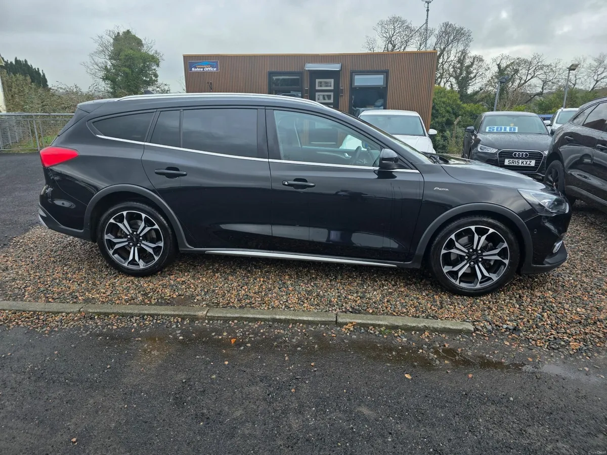 Ford Focus 2020 - Image 2