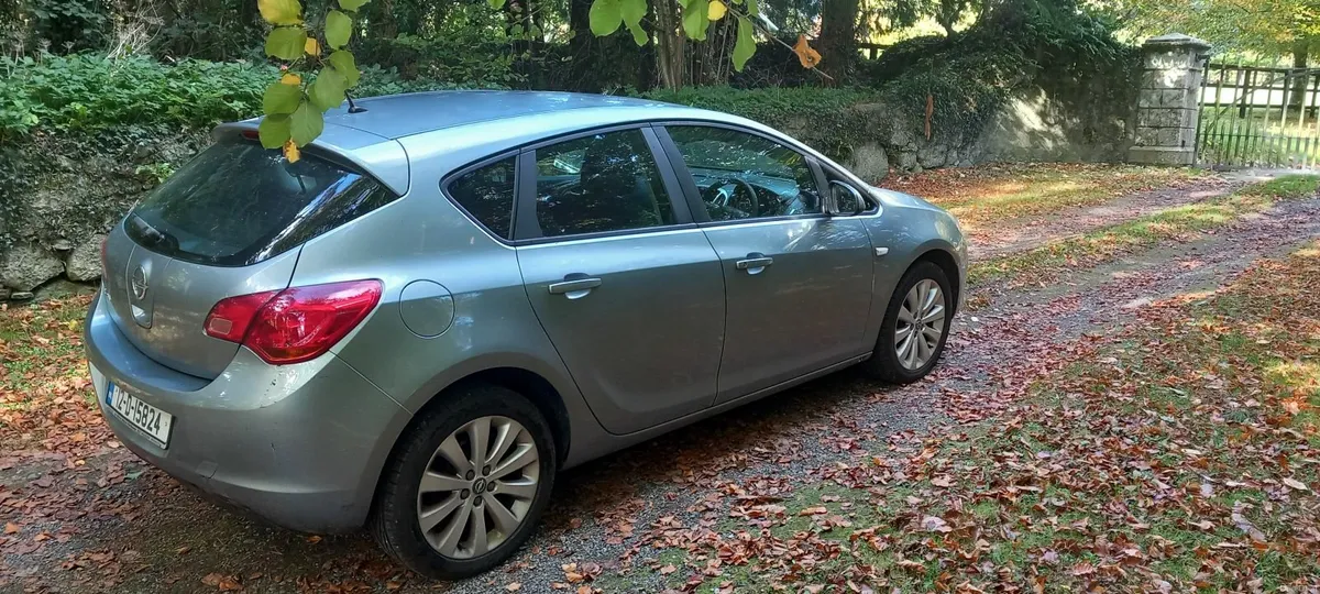 Opel Astra 2012 - Image 3