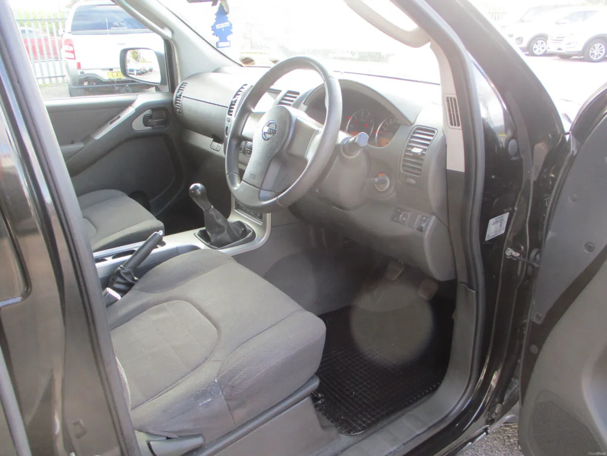 Nissan Pathfinder 2.5 DCI XE 2 SEAT COMM - Image 2