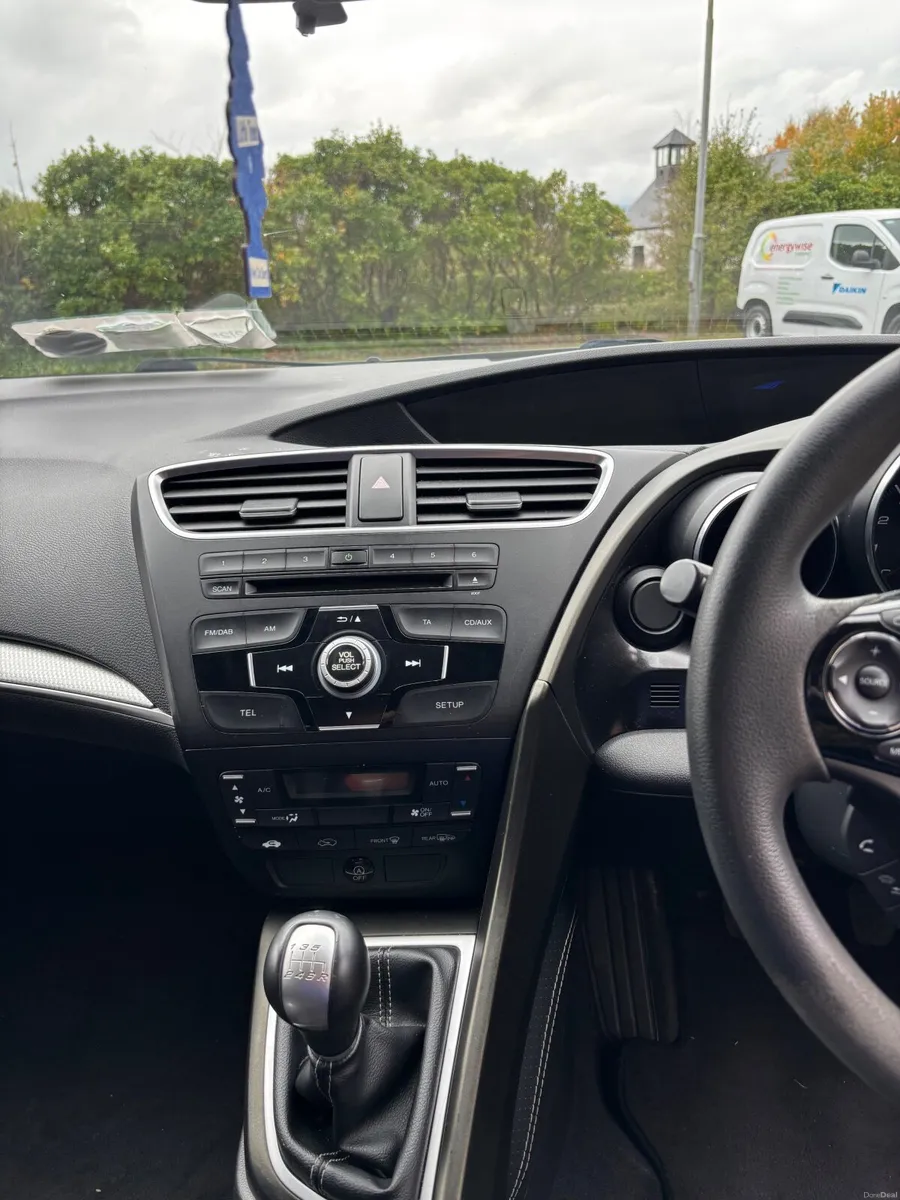 Honda Civic 2015 - Image 4