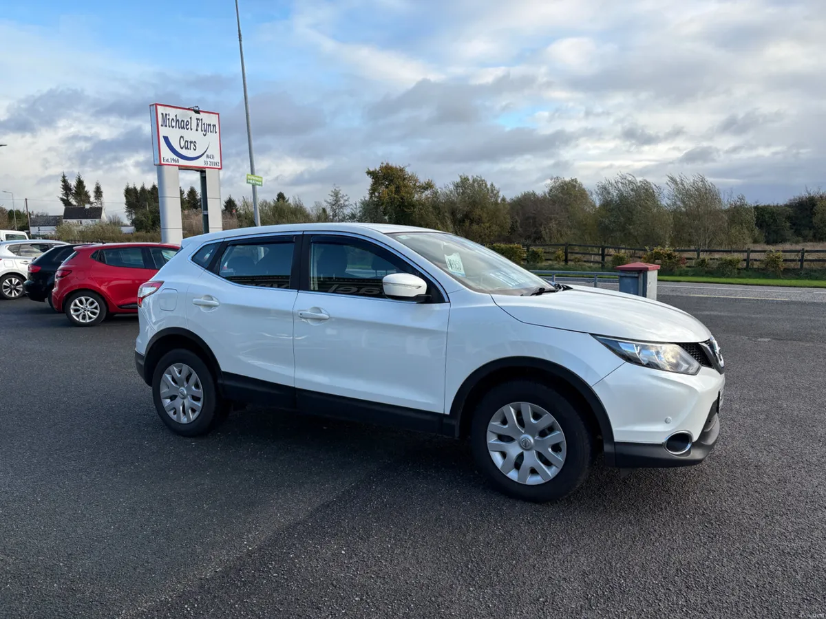 Nissan Qashqai 1.5DCi Acenta white FSH 142 - Image 4