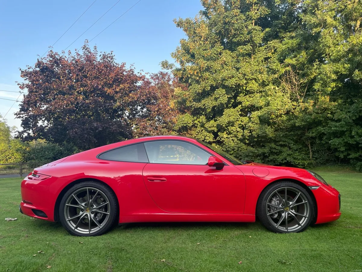 Porsche 911 2016 Immaculate - Image 2