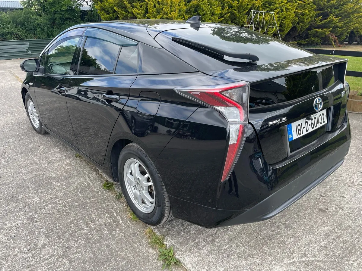 Toyota Prius Hybrid 2018 - Image 4