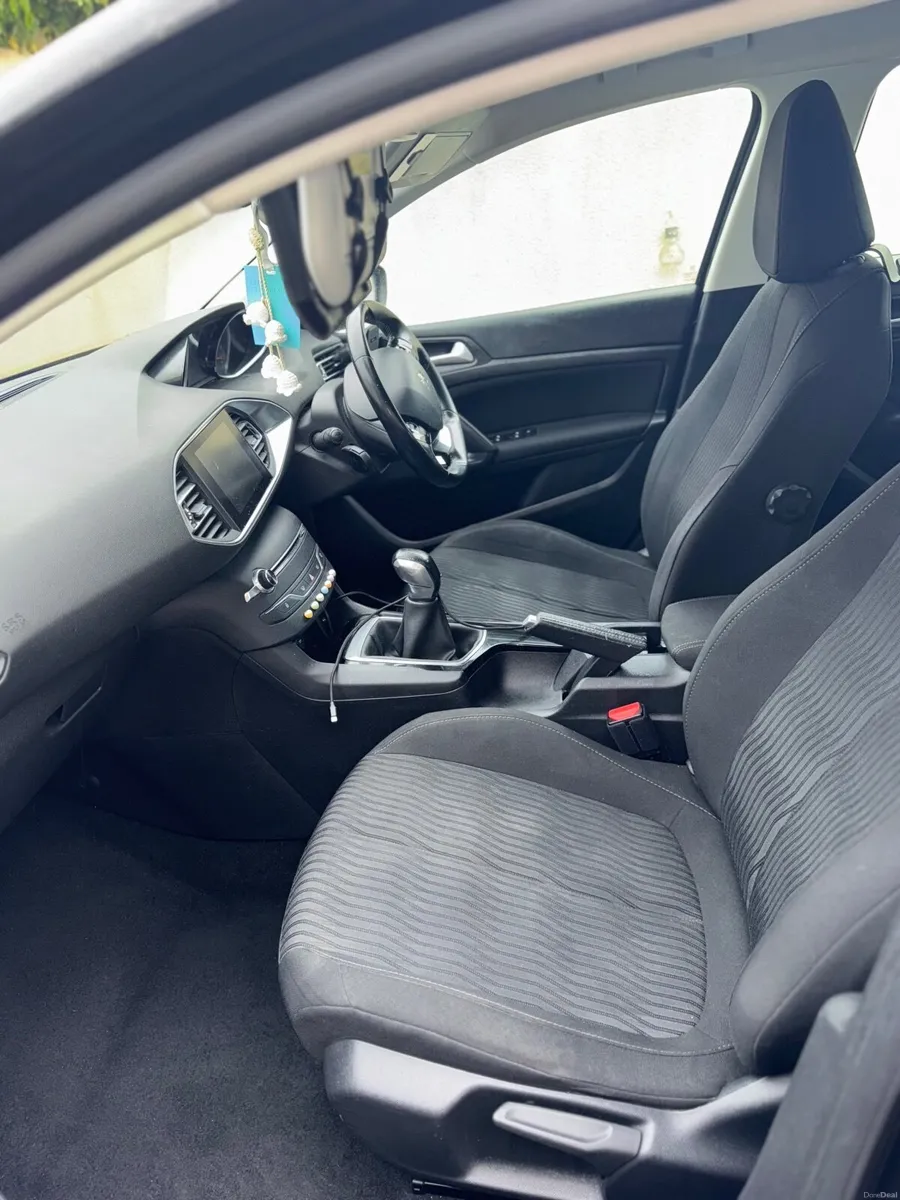 Peugeot 308 2017 - Image 4