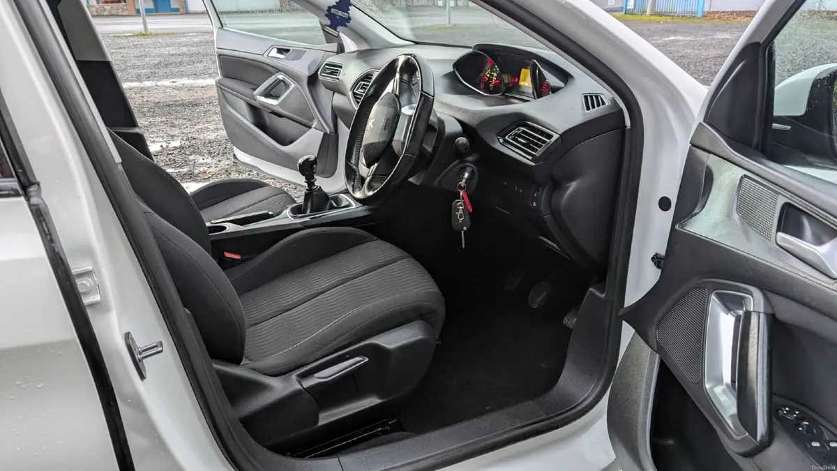 17 Peugeot 308 LONG NCT 03/27 - Image 3