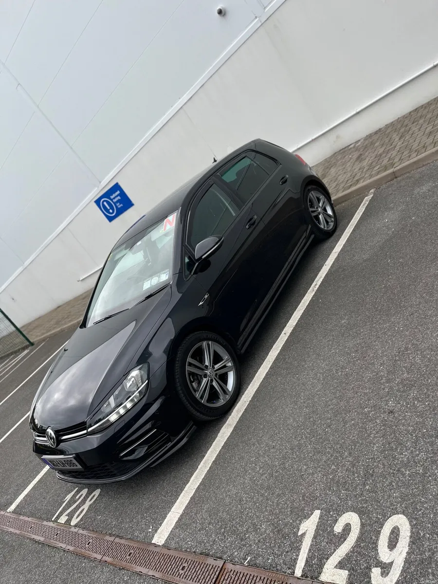 Golf R line - Image 1