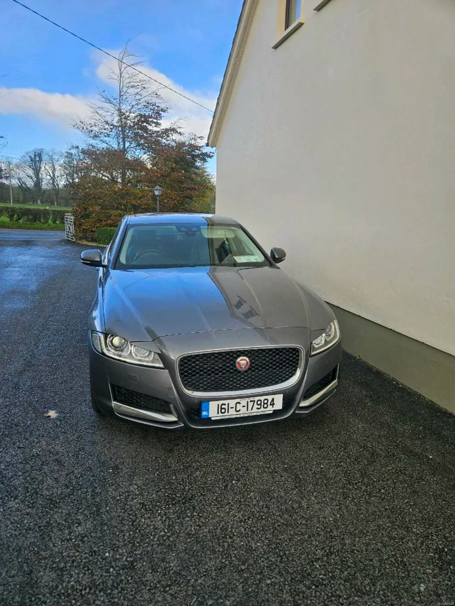 Jaguar XF - Image 2