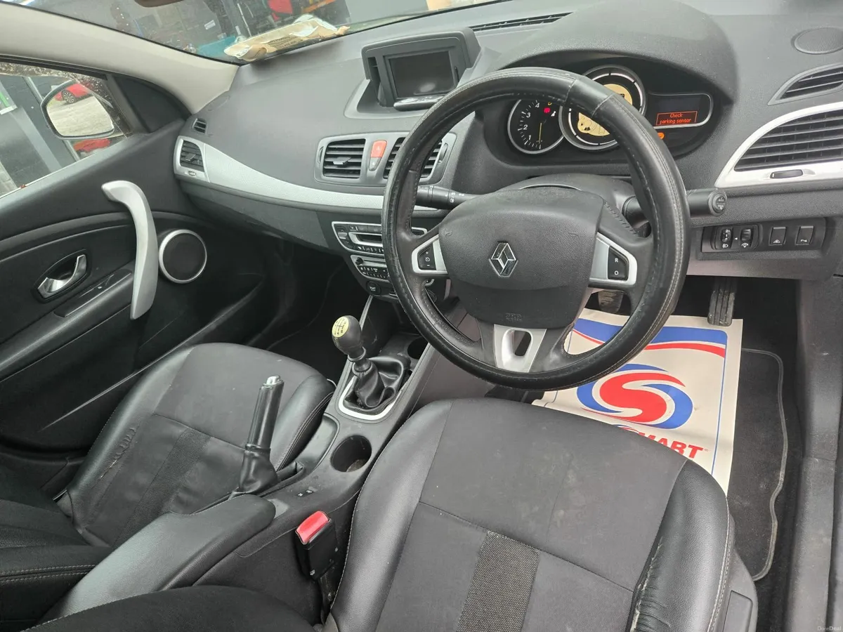Renault Fluence 2011 - Image 3