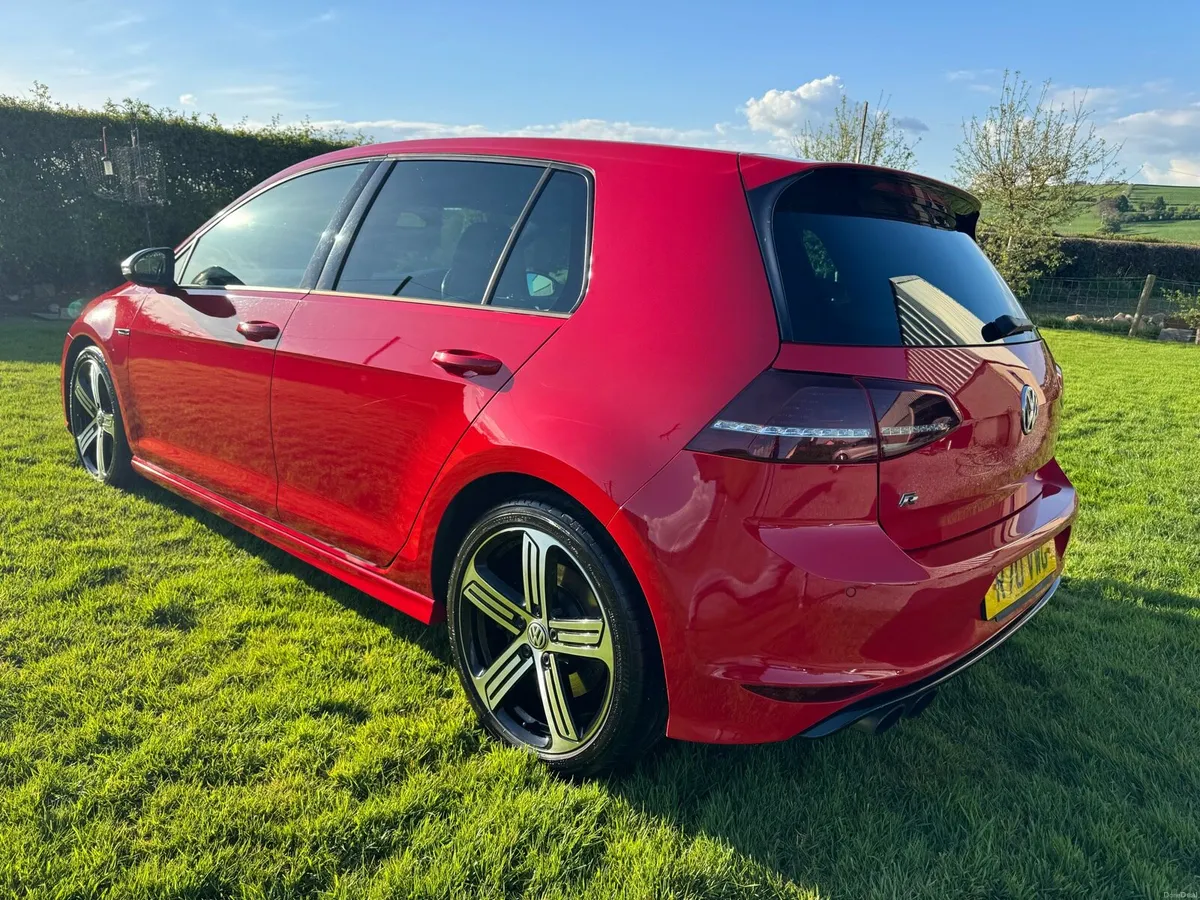 2015 Volkswagen Golf R - Image 4