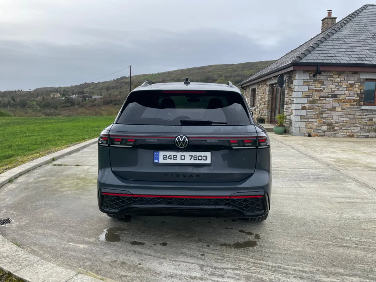 Volkswagen Tiguan 2024 - Image 3
