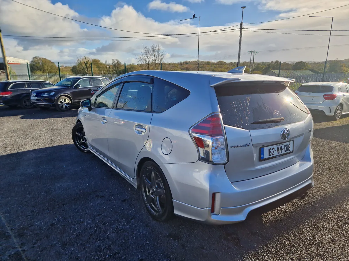 162 Toyota Prius - 7 Seats - LOW MILEAGE - Image 6