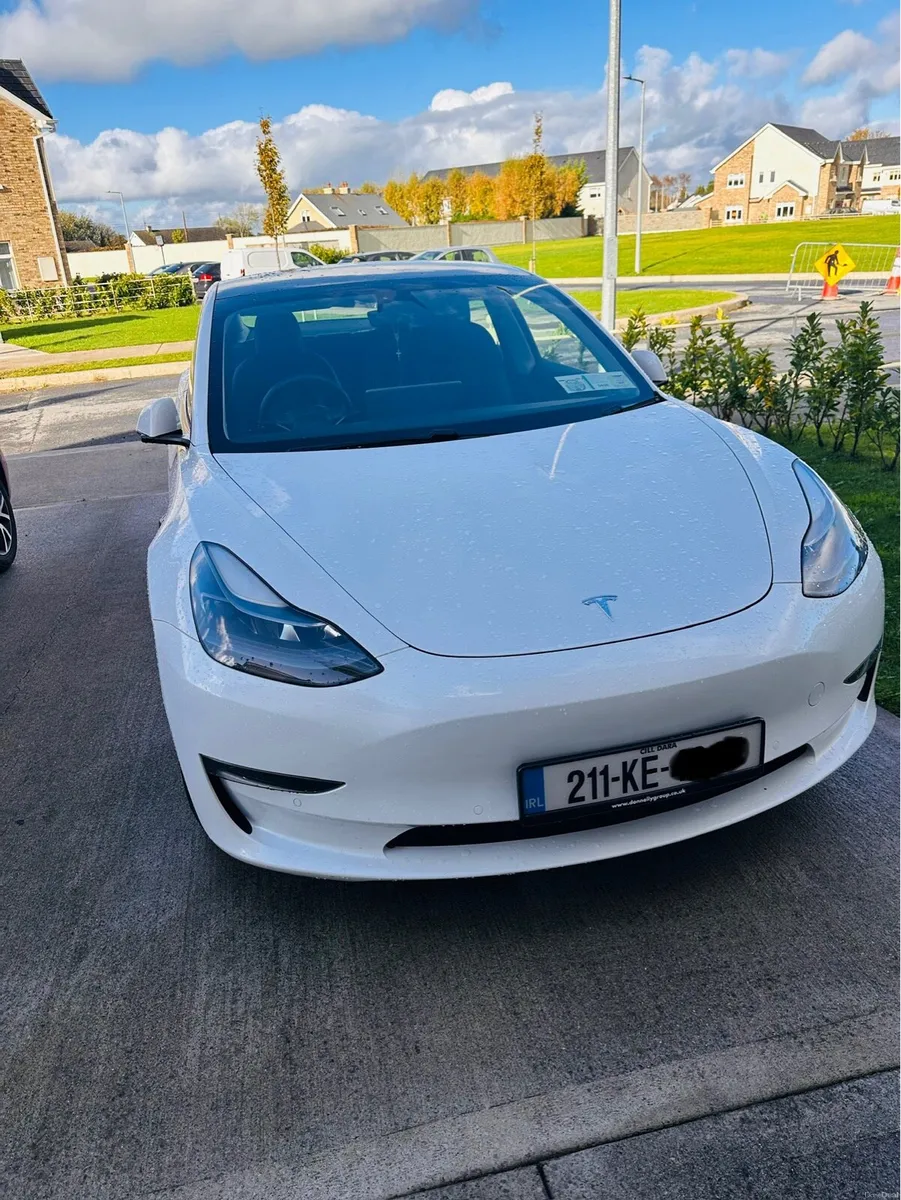 Tesla Model 3 Long Range awd PRICE REDUCED - Image 1