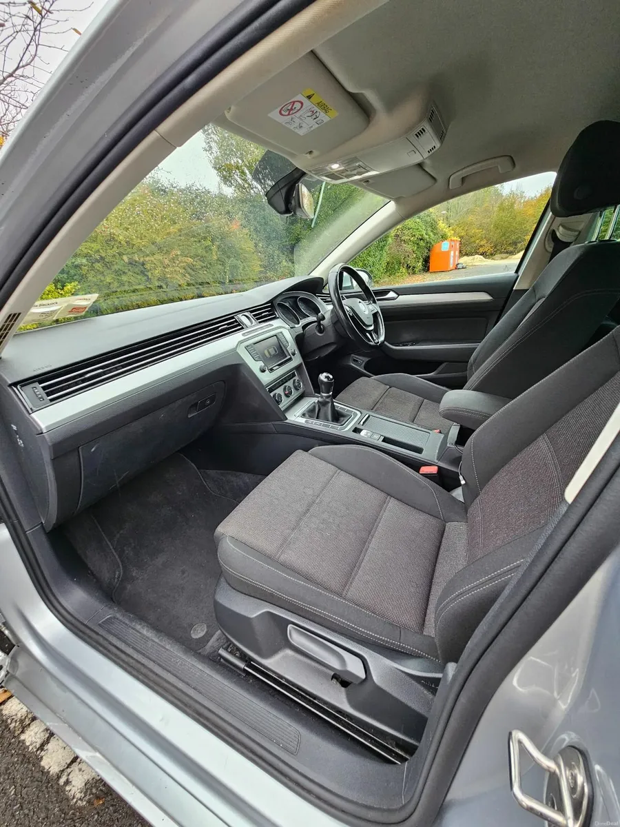 Volkswagen Passat 2015 - Image 5