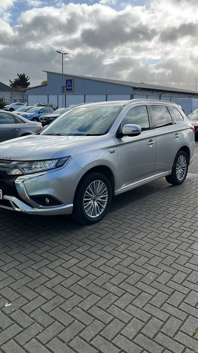 Mitsubishi outlander - Image 1