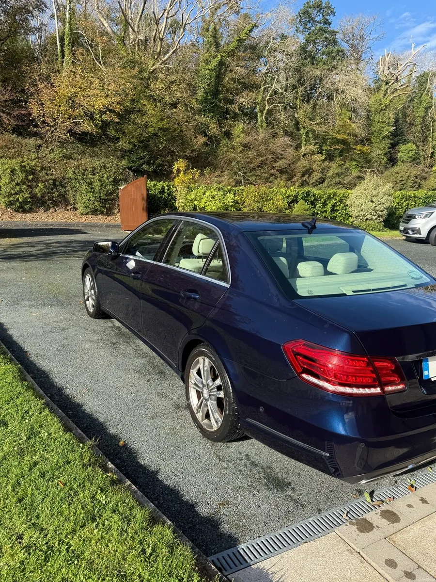 Mercedes E220 - Image 3