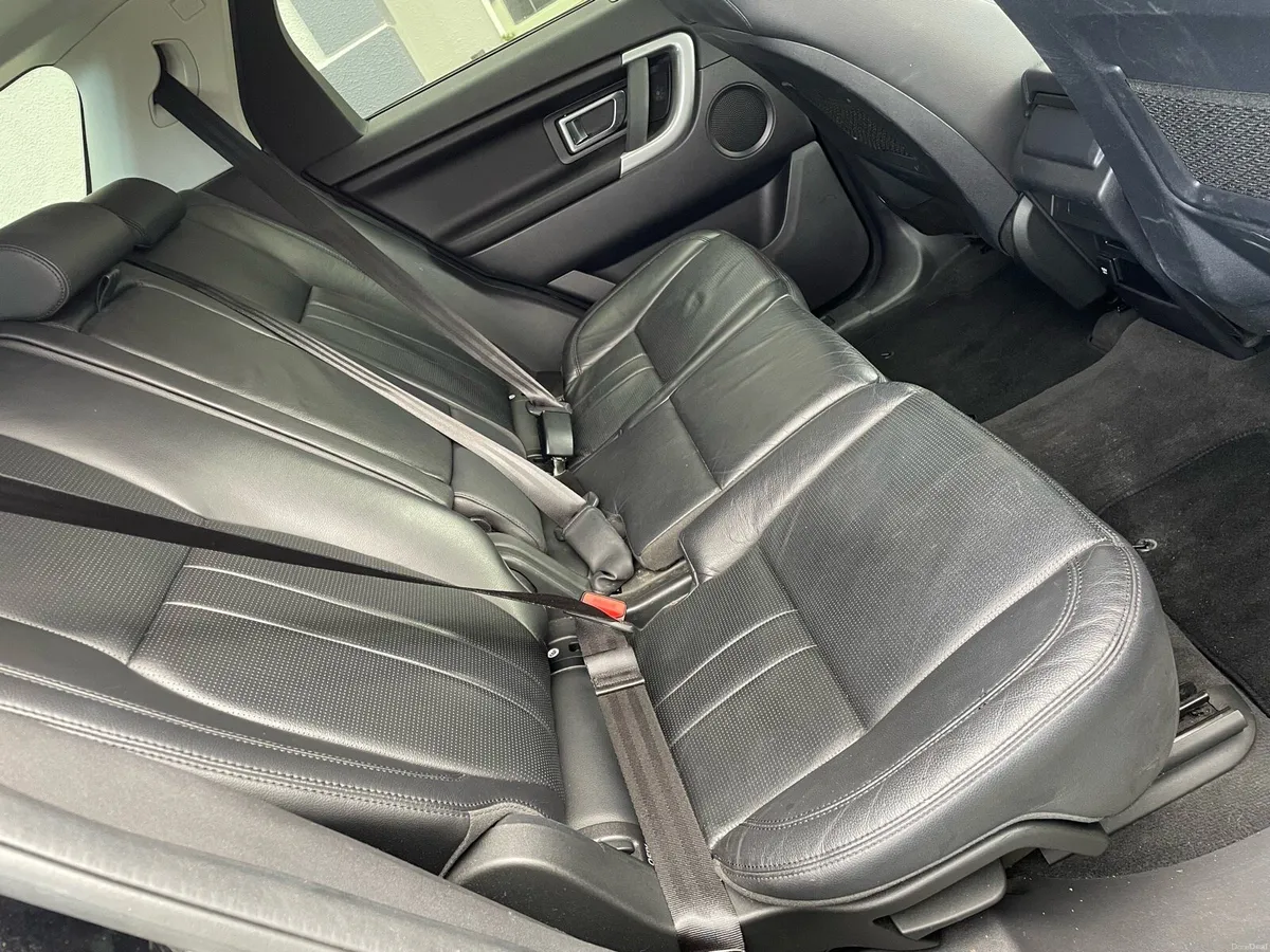 Land Rover Discovery Sport 2018 - Image 2