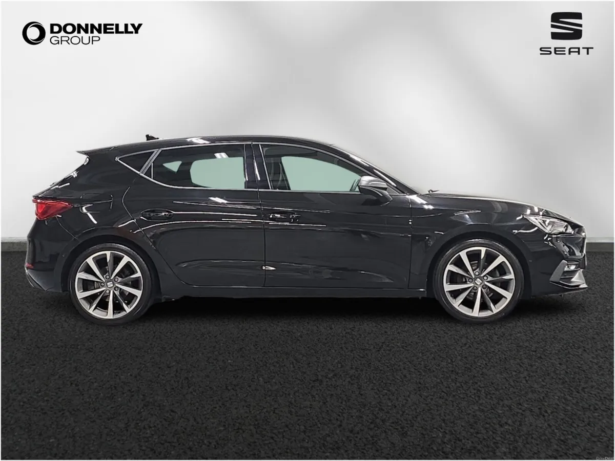 SEAT Leon Hatchback FR Sport - Image 4