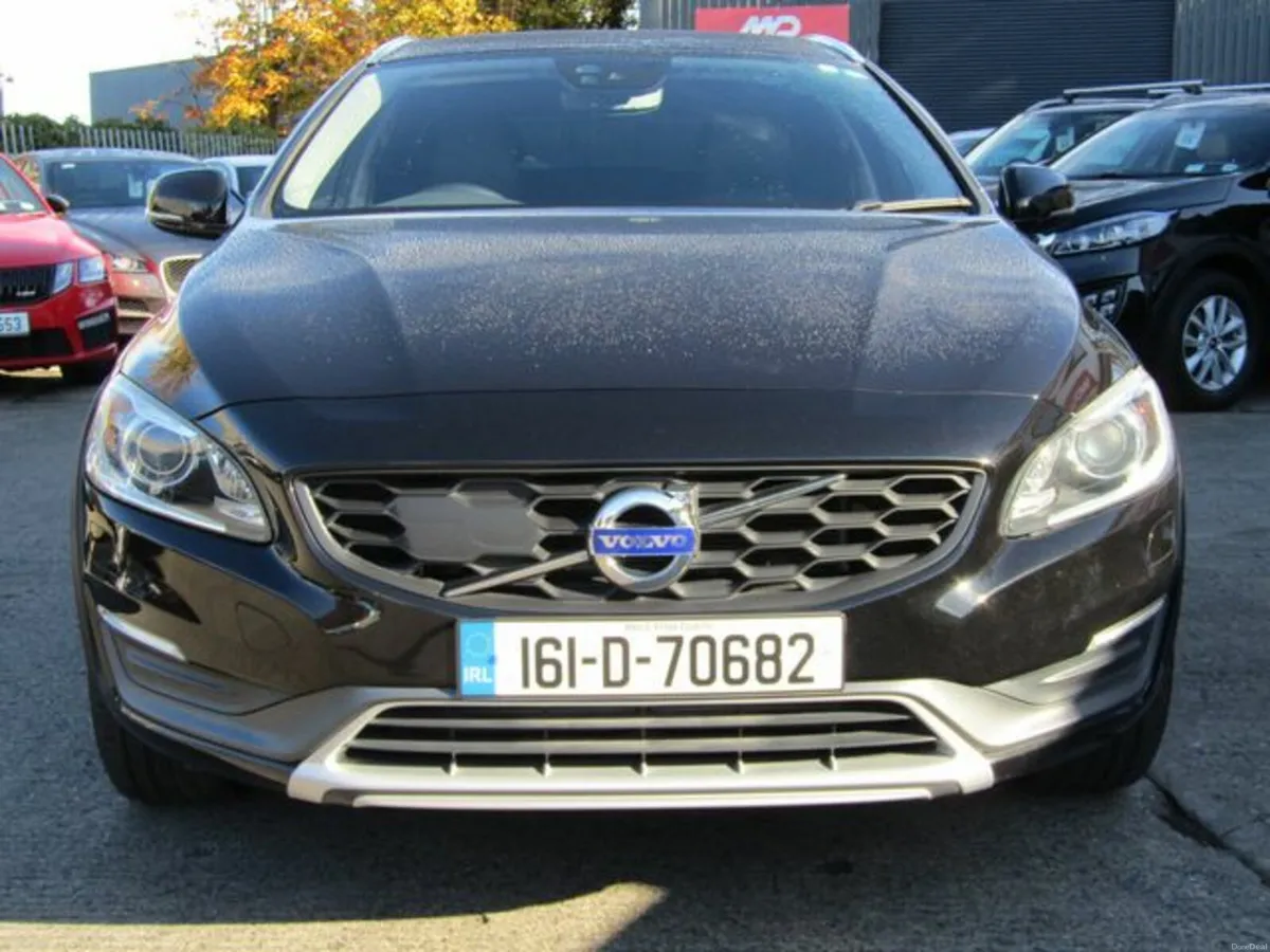 Volvo V60 CROSS COUNTRY 5DR Auto - Image 3
