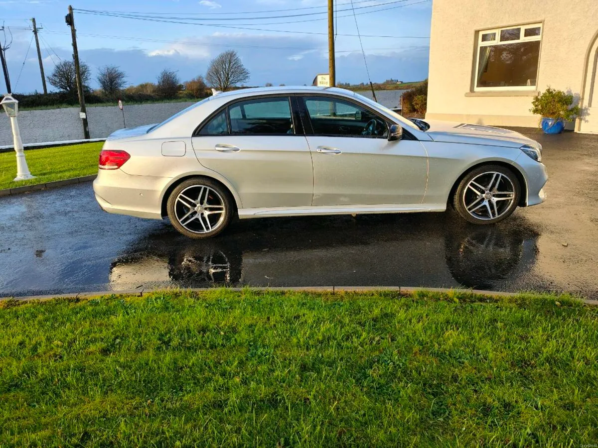 Mercedes-Benz E220 - Image 2