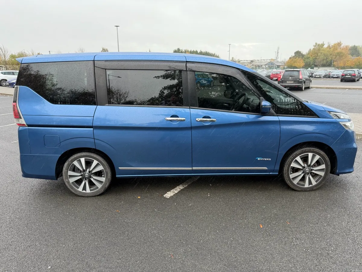 Nissan Serena - Image 6