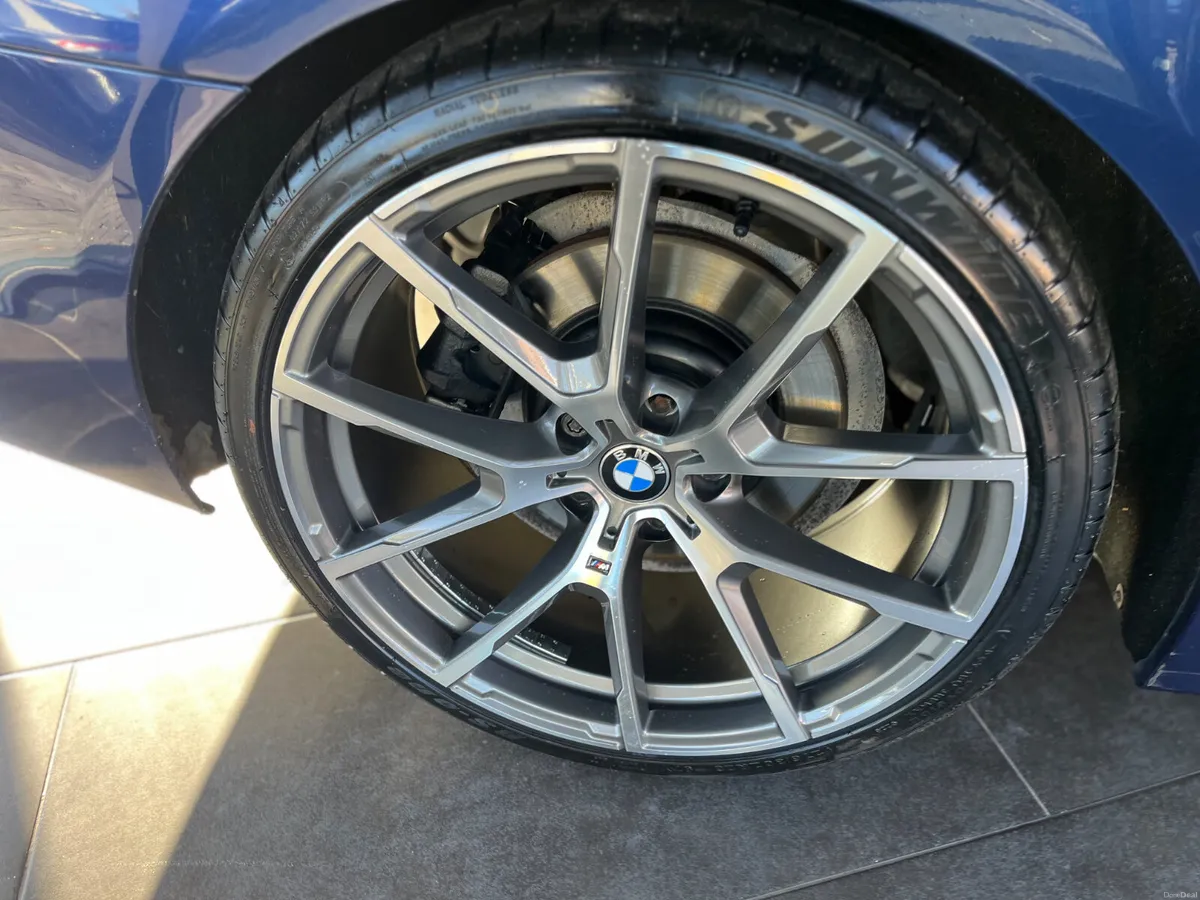 BMW 5-Series 2016 520d M-Sport - Image 4