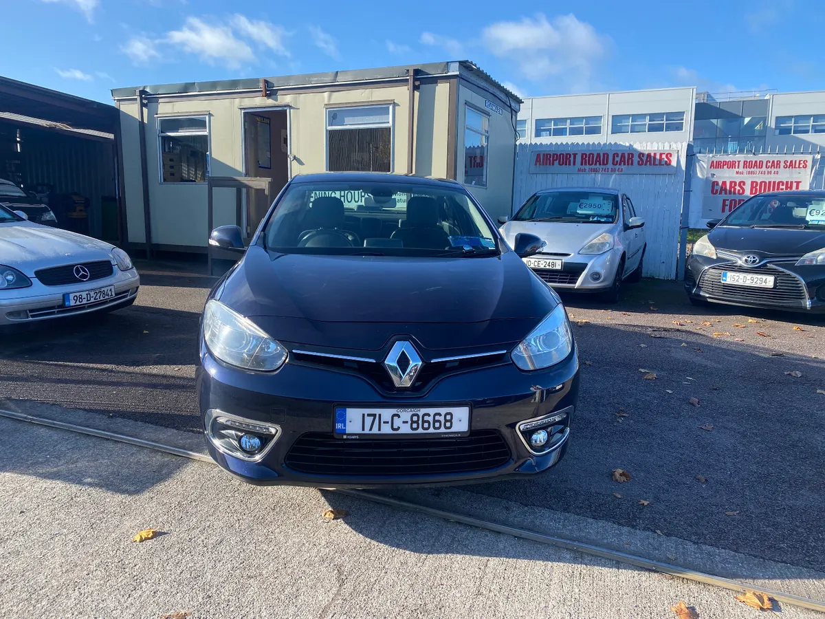 Renault Fluence 2017 ONLY 121KLMS - Image 2