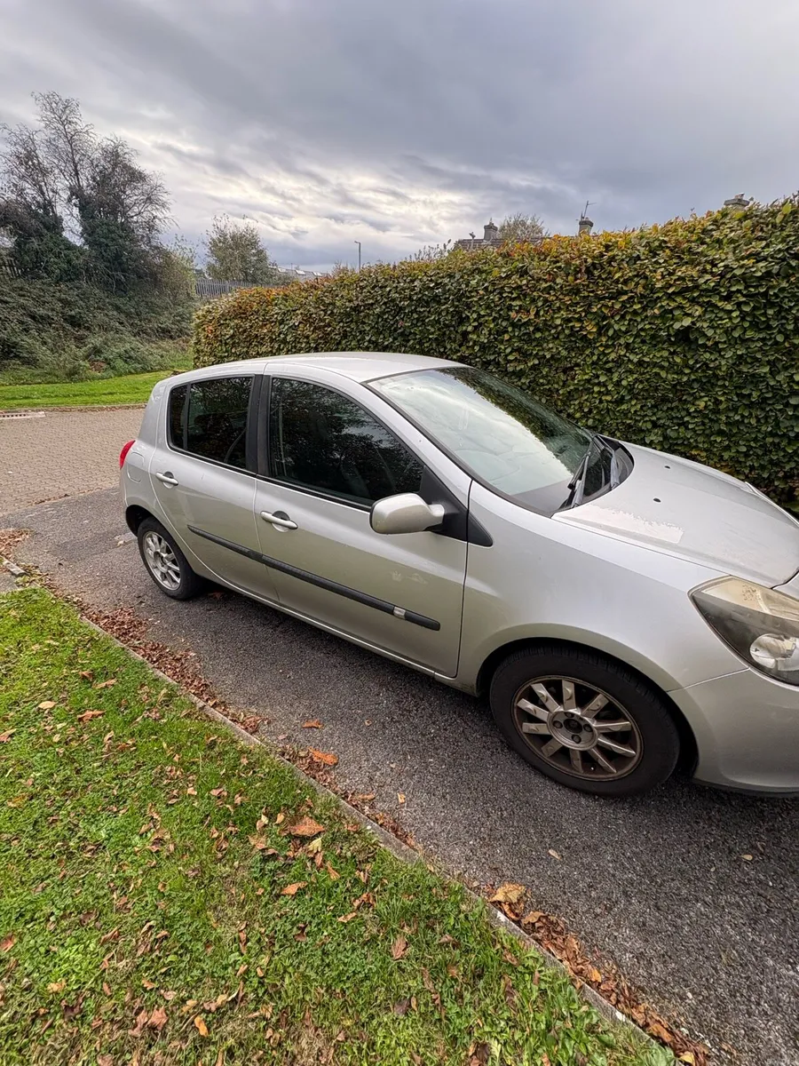 2009 Renault Clio - Image 2