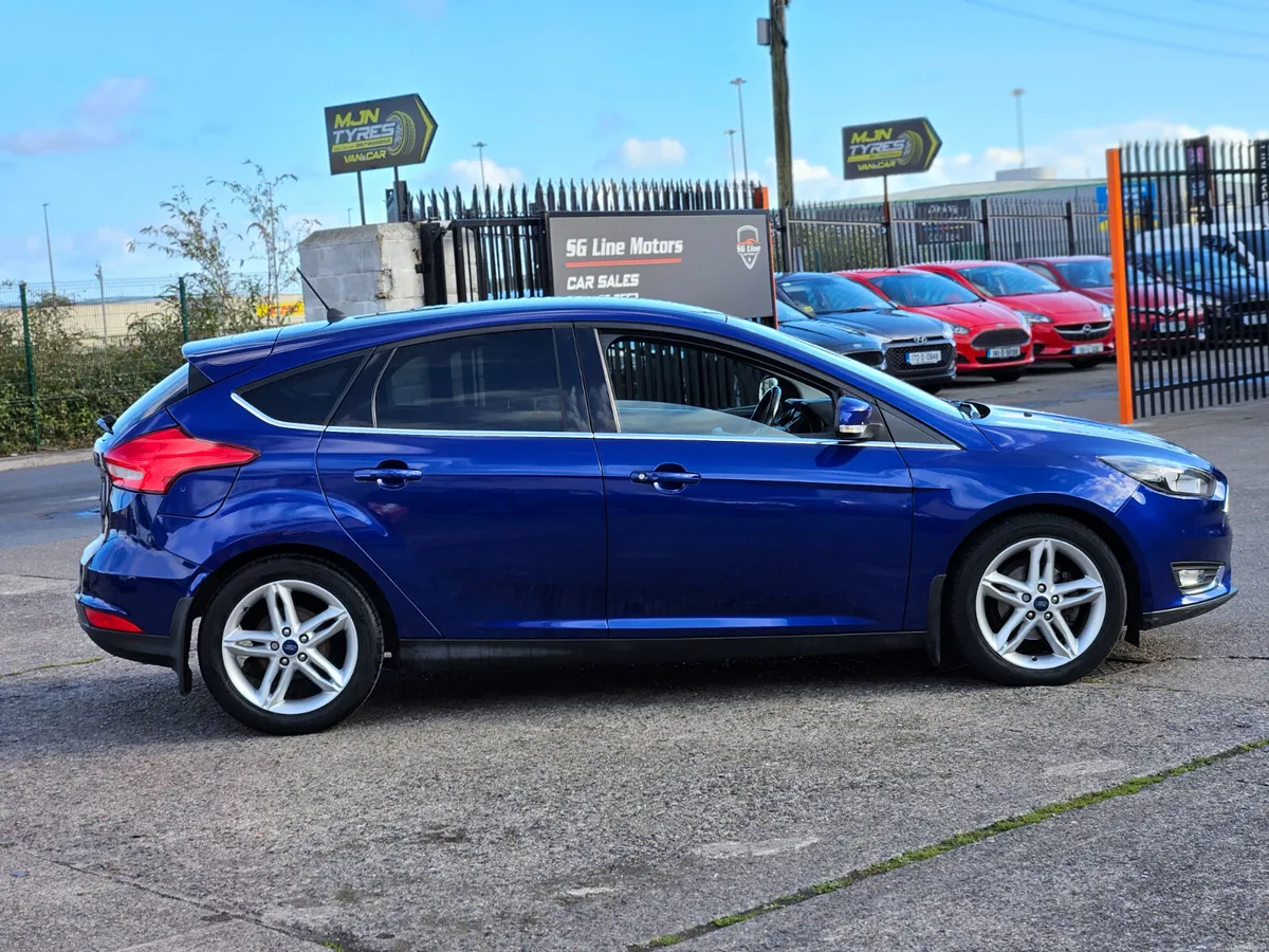 Ford Focus 1.5 TDCI TITIANUM 120 PS - Image 4