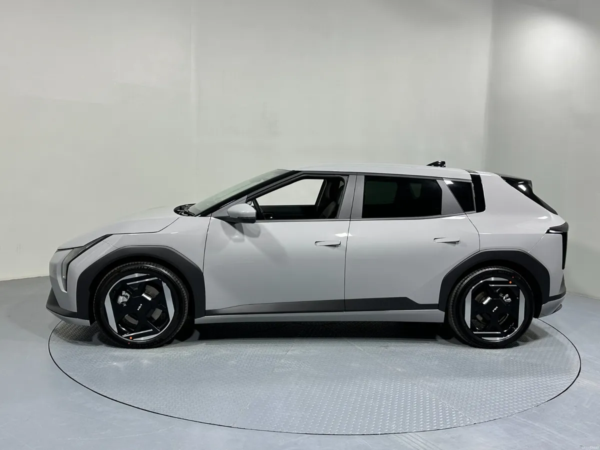 Kia EV4 Earth 3 Hatchback 252 - Image 4