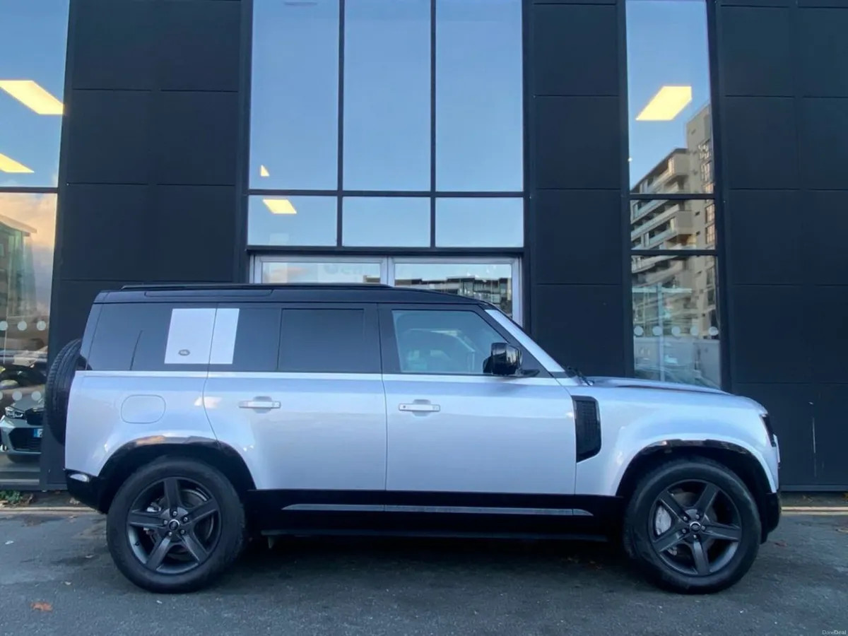 Land Rover Defender P400e X-Dynamic SE AWD Auto (P - Image 4