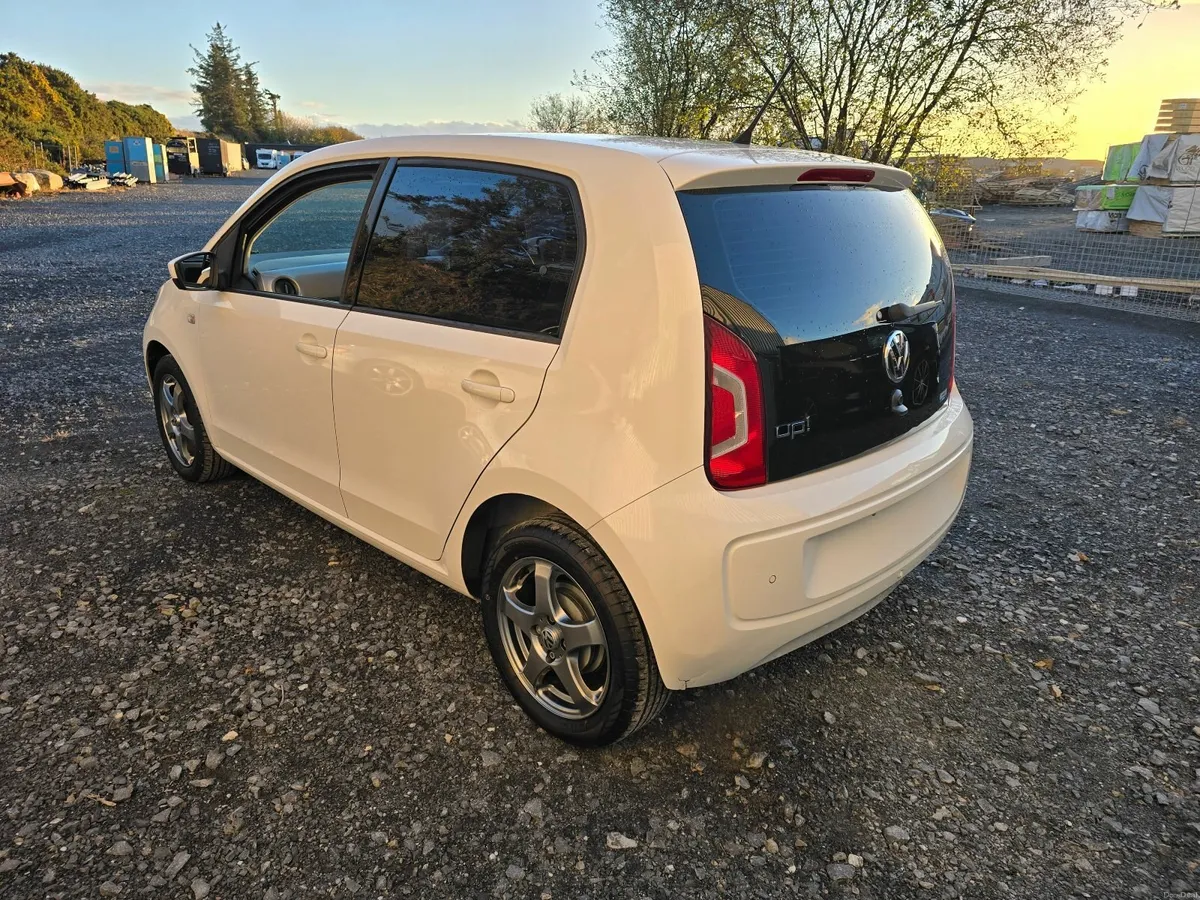 2015 Volkswagen UP! - Image 4