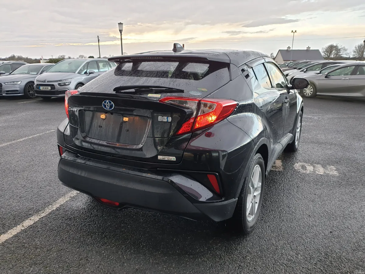 TOYOTA C-HR 1.8 HYBRID AUTO - Image 5