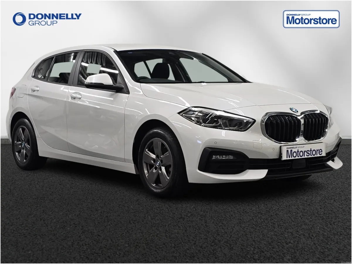 BMW 1 Series Diesel Hatchback SE - Image 1
