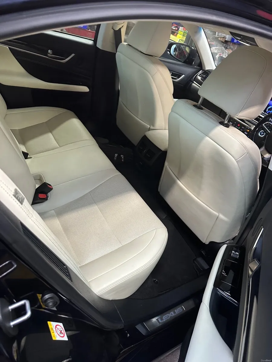 Lexus GS 2016 hybrid low mileage - Image 2