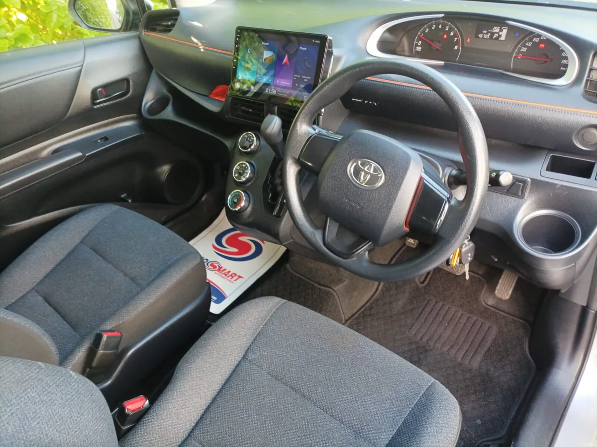 Toyota Sienta 1.5 Petrol Auto 7 seats, 2017 - Image 3