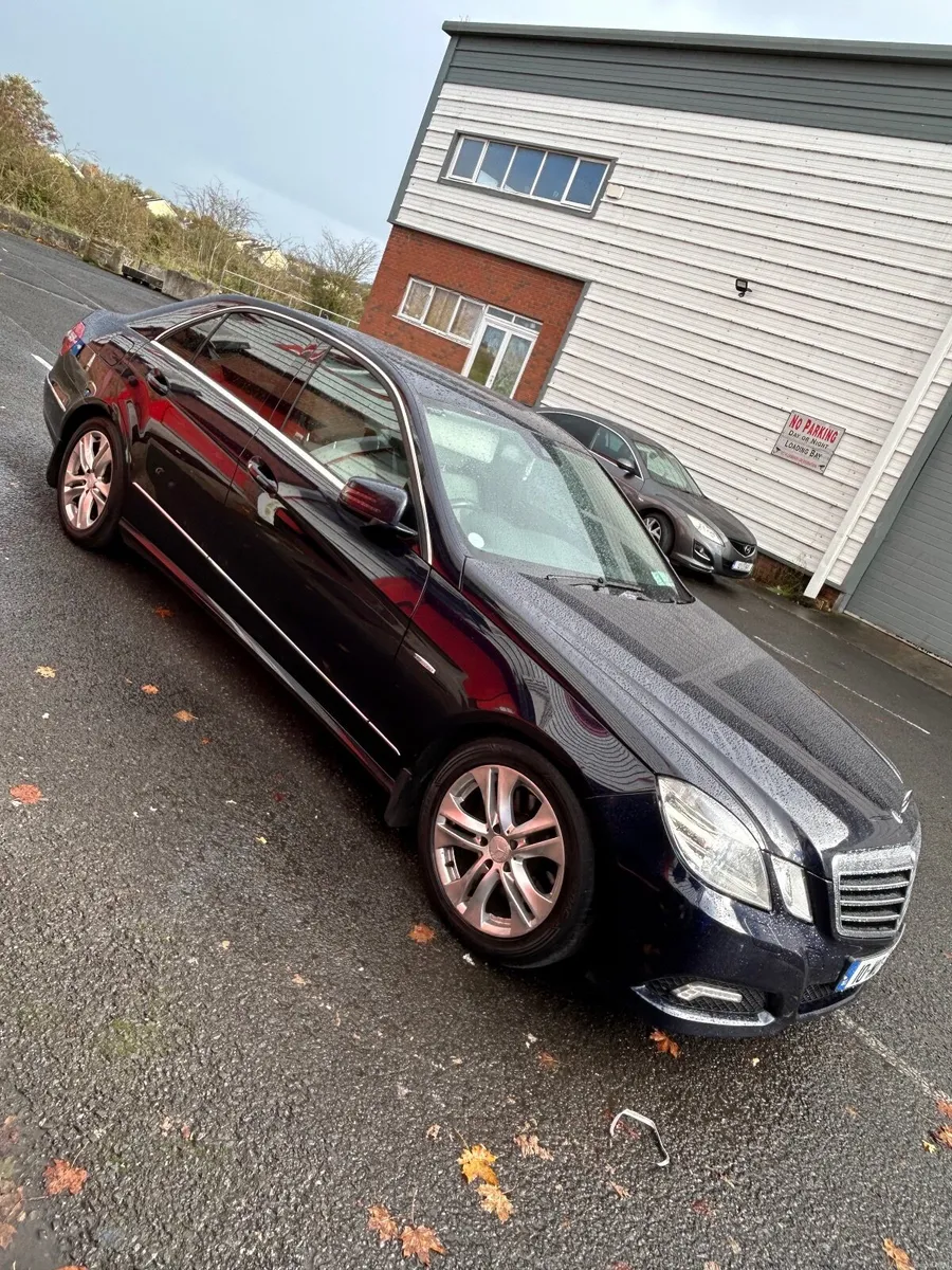 Mercedes-Benz E-Class 2010 - Image 1