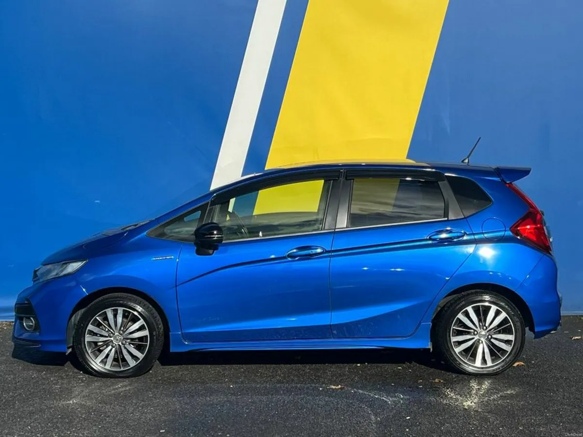 Honda Fit SENSING 1.5 HYBRID // DIAMOND CUT ALLOYS - Image 3