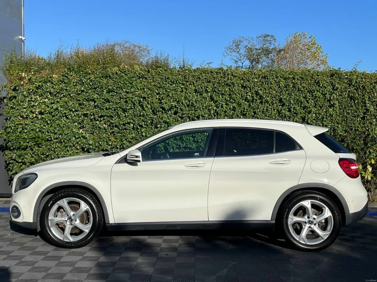 Mercedes-Benz GLA GLA180 1.6 AUTO // SERVICE HISTO - Image 3