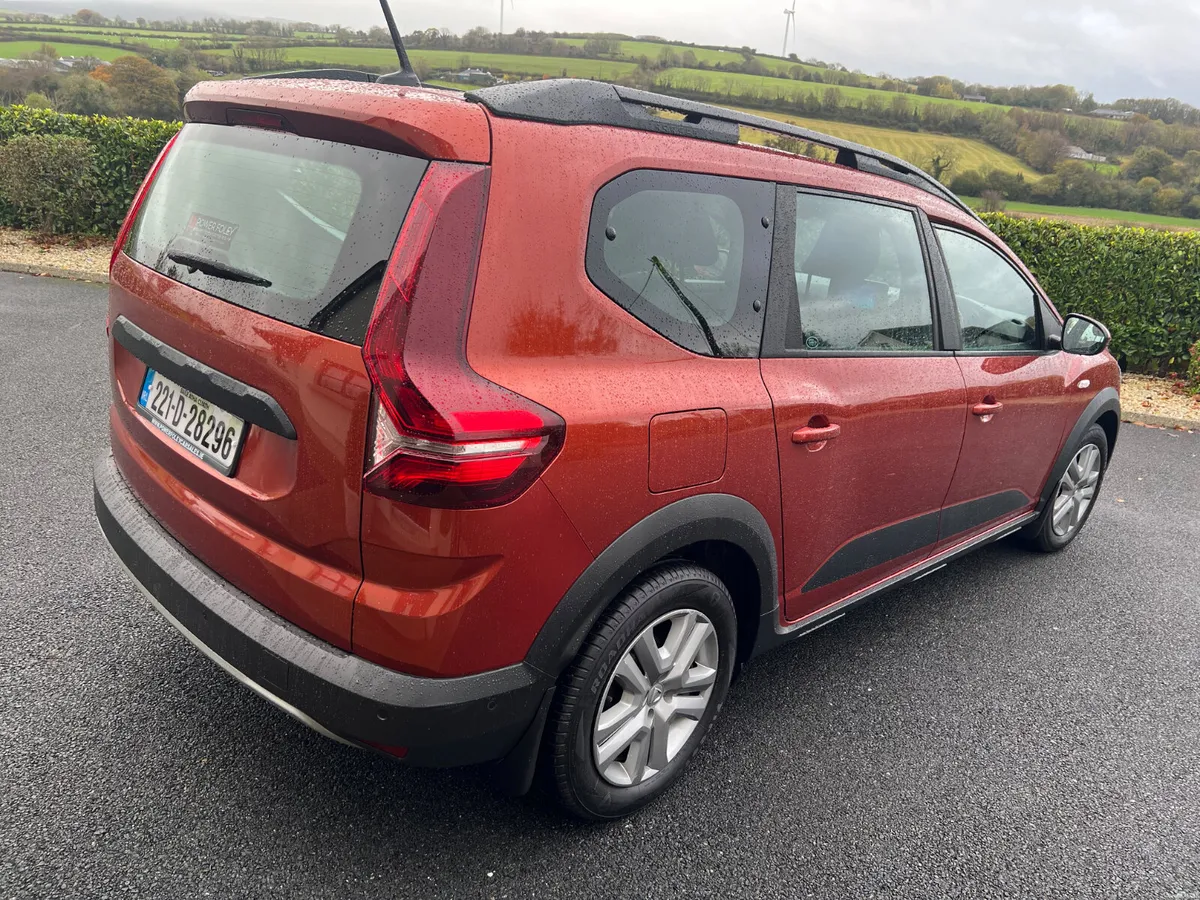 2022 (221)Dacia Jogger 7 Seater 1.0 TCe 110hp - Image 3