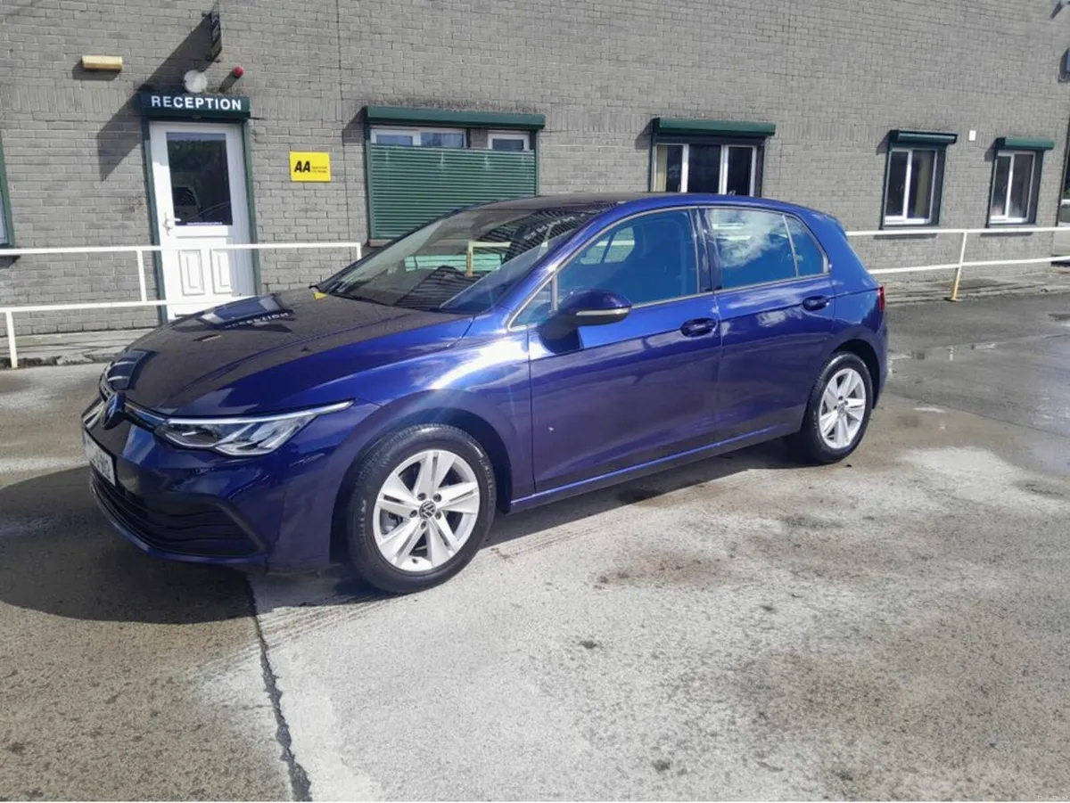 Volkswagen Golf LIFE 2.0 TDI 115HP 5DR - Image 3