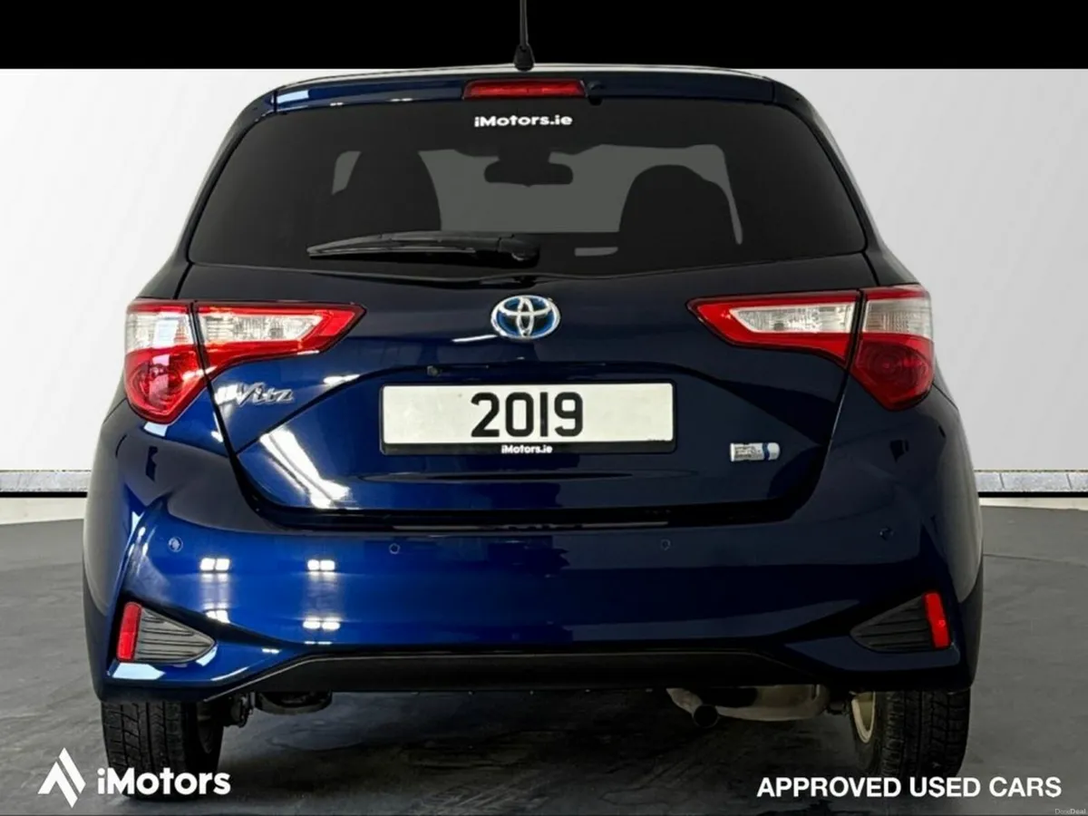 Toyota Yaris (Vitz) Hybird F safety Edition - Image 4