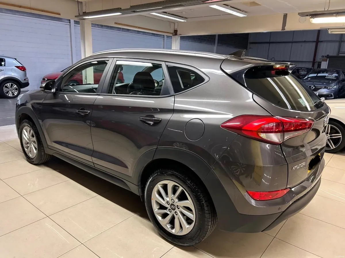 SEPT 2017 HYUNDAI TUCSON 1.7 CRDI SE NAV HIGH SPEC - Image 3