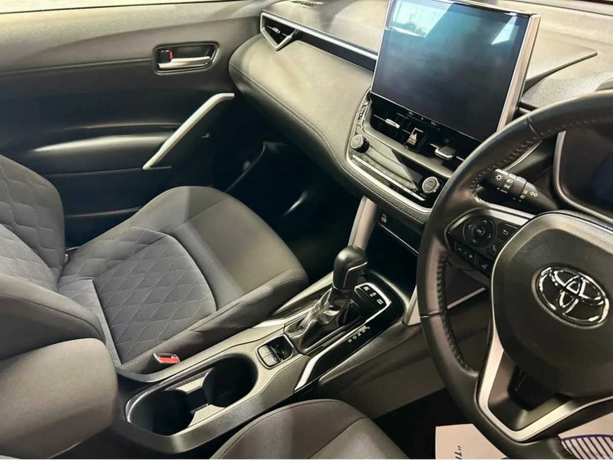 Toyota Corolla Cross CROSS LUNA 1.8 4DR AUTO - Image 3